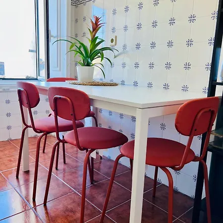 Cozy In Bairro Alto Cais Do Sodre ליסבון