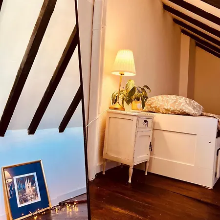 Cozy In Bairro Alto Cais Do Sodre ליסבון