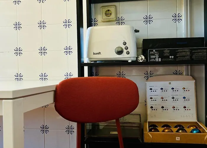 Cozy In Bairro Alto Cais Do Sodre * Lissabon